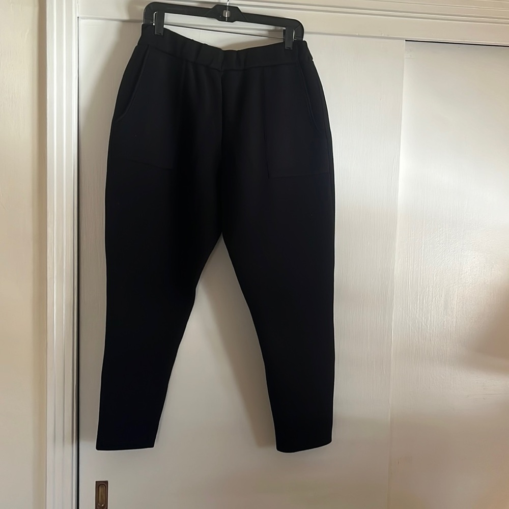 Hunter bell black pull on scuba fabric high waisted pants. Siegel pant.